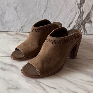 Vince Camuto Merlyna Brown Suede Open Toe Mule Heels Size 8.5
